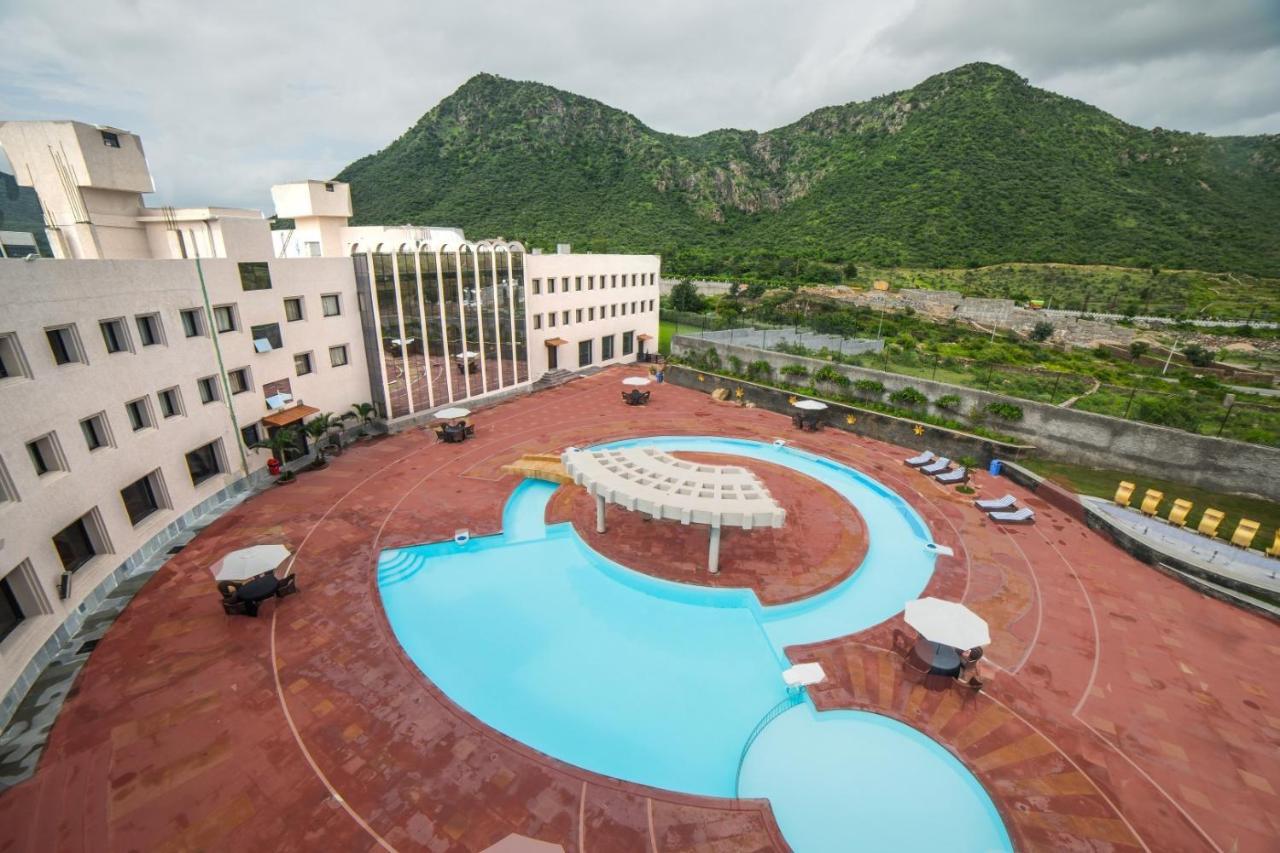 Spectrum Resort, Spa & Residences Udaipur Eksteriør billede